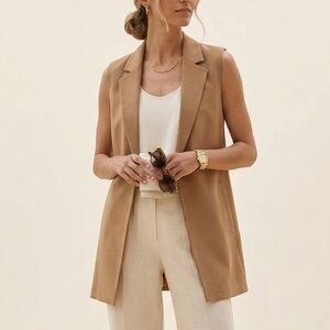 cupcakes & cashmere Camel Sleeveless Vest size S